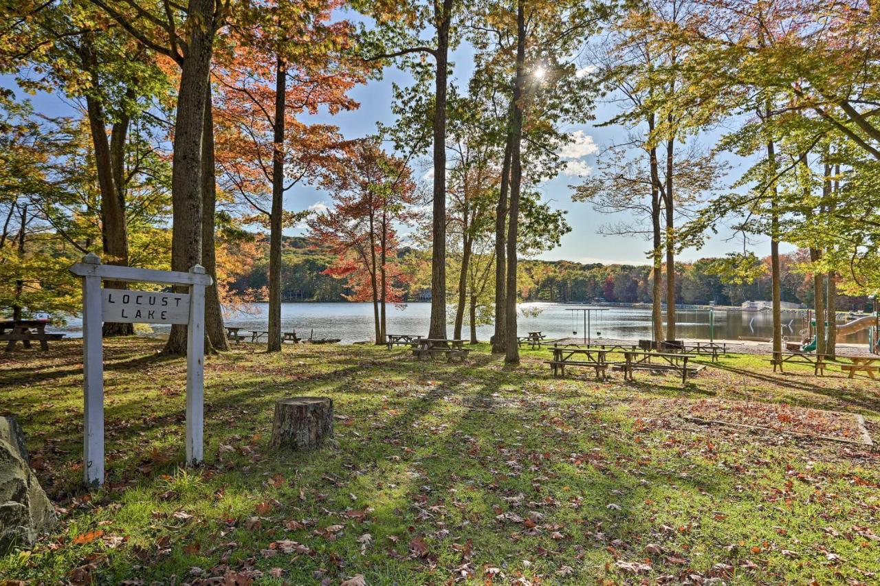 Bear Den Rustic Pocono Lake Home With Game Room! Luaran gambar