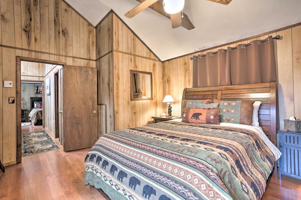 Bear Den Rustic Pocono Lake Home With Game Room! Luaran gambar