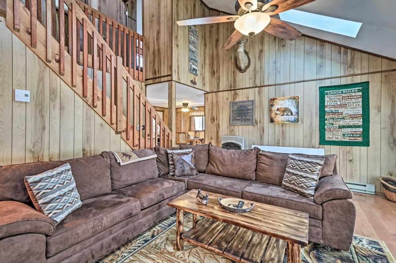 Bear Den Rustic Pocono Lake Home With Game Room! Luaran gambar