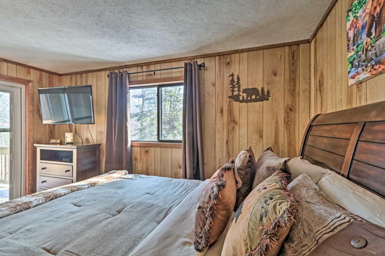 Bear Den Rustic Pocono Lake Home With Game Room! Luaran gambar